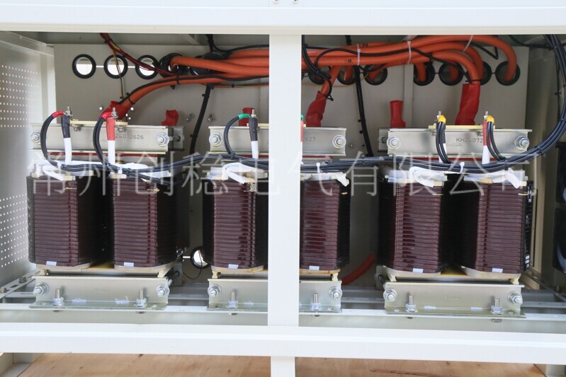 無(wú)觸點(diǎn)穩(wěn)壓器