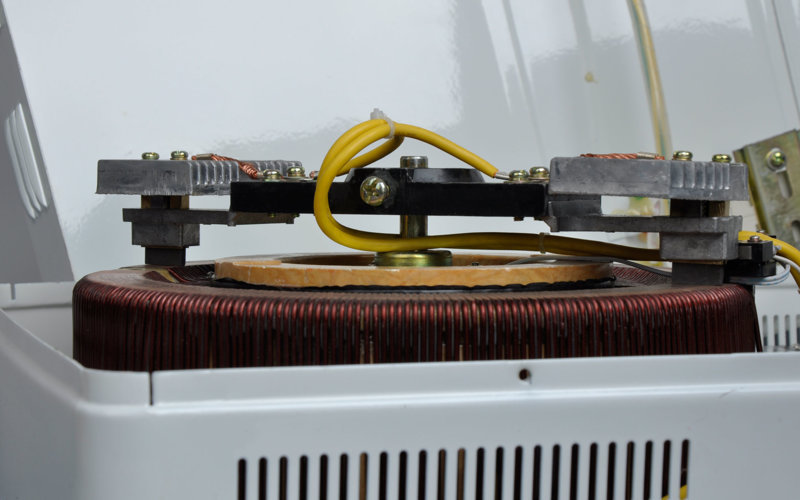 220V家用穩(wěn)壓器 220V家用穩(wěn)壓器