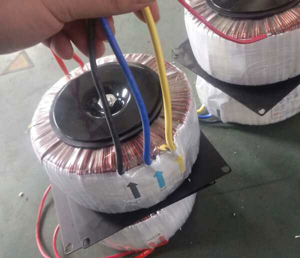 環(huán)形變壓器200W,220V轉(zhuǎn)24V環(huán)形變壓器廠家