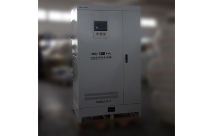 三相大功率補(bǔ)償穩(wěn)壓器