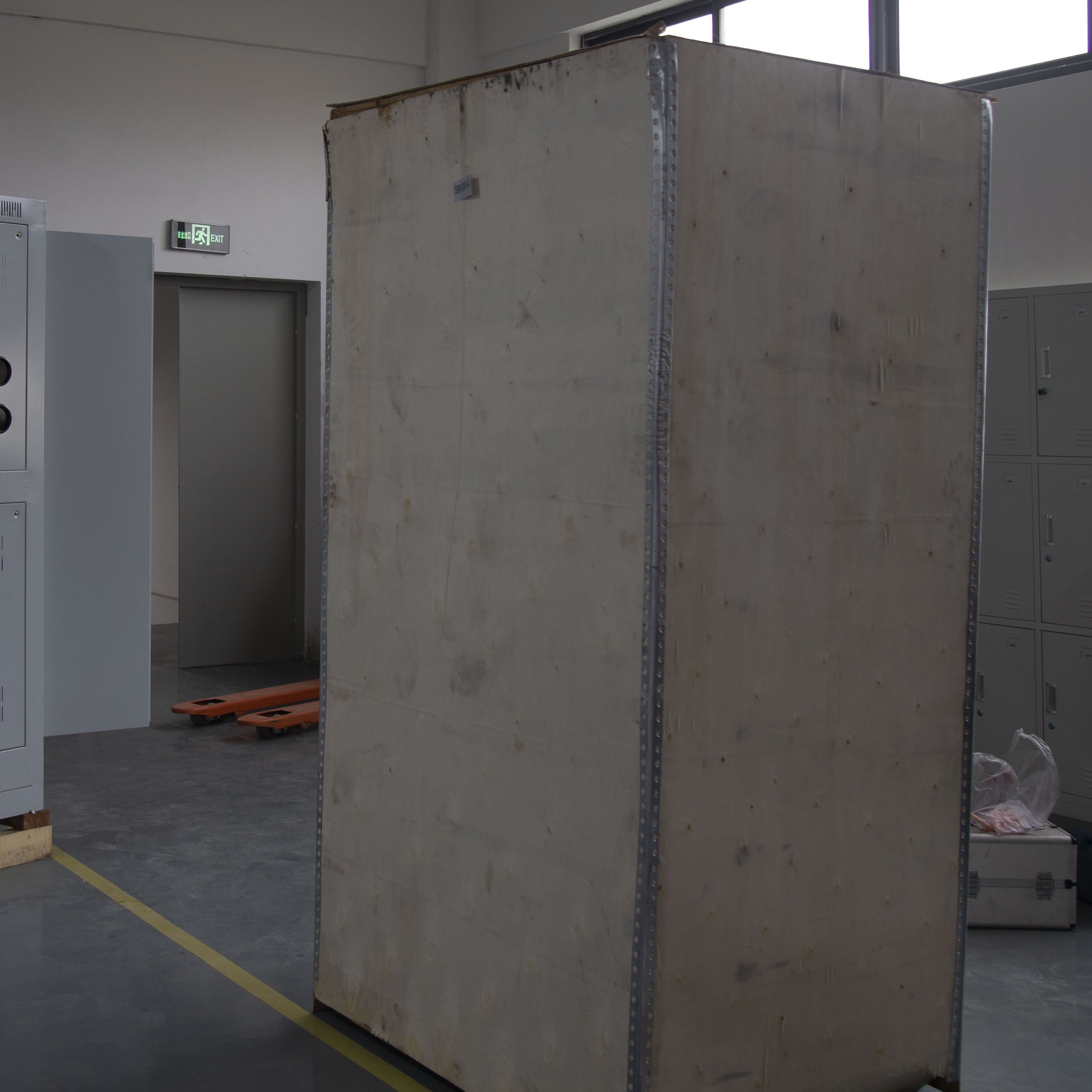 三相大功率穩(wěn)壓器廠